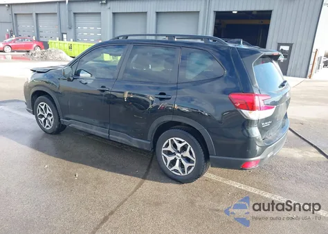 2023 Subaru Forester Premium z USA, uszkodzony, nr VIN JF2SKADCXPH497892